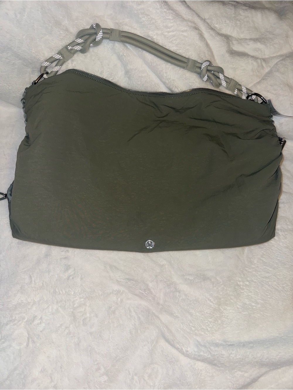 Lululemon Ruched Crossbody Bag-16L
Willow Leaf/Meadow Haze/Silver - Picture 5 of 7